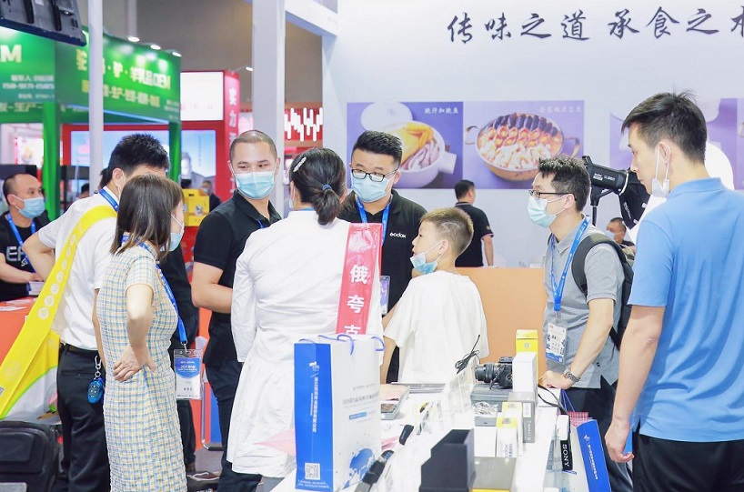 2027年杭州食品电商选品博览会-私域团长大会CFEE展会现场产品演示与行业交流活动