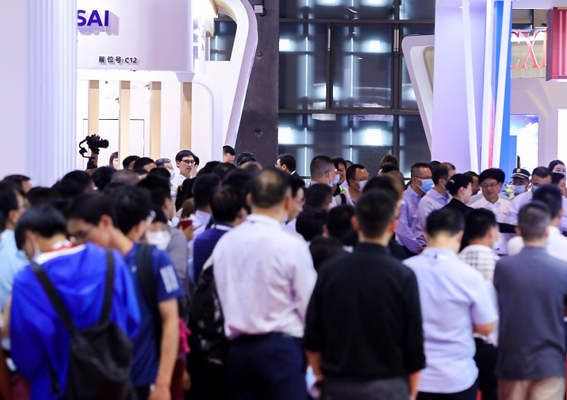 2027年上海集装箱多式联运亚洲展Intermodal Asia参展商与海外采购商展台洽谈现场