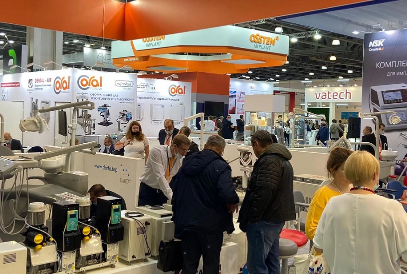 2027年俄罗斯圣彼得堡口腔牙科展览会DENTAL EXPOSTOMATOLOGY SAINT PETERSBURG参展商与海外采购商展台洽谈现场