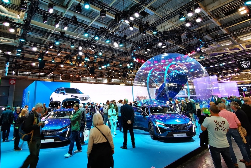 2026年法国巴黎车展Mondial de l’Auto展会现场产品演示与行业交流活动