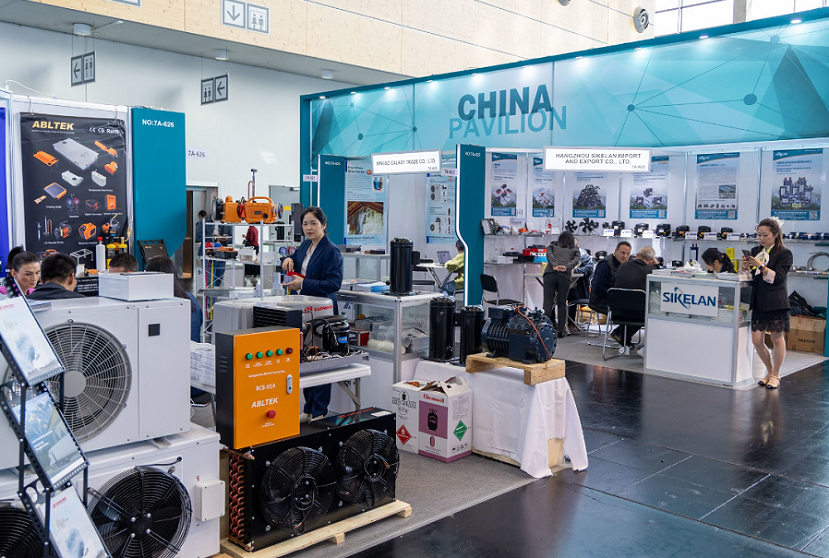 2026年德国纽伦堡暖通制冷及热泵展览会Chillventa参展商与海外采购商展台洽谈现场