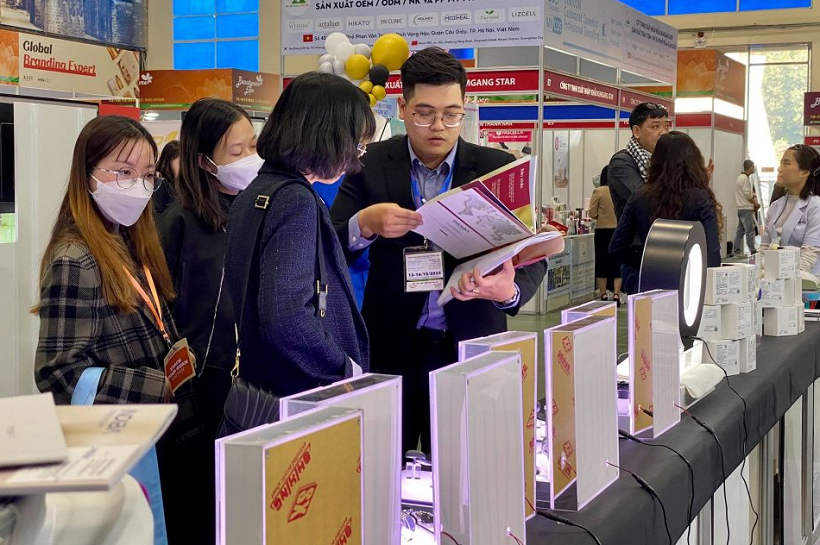 2027年越南河内美容、个人护理展览会Beautycare Expo参展商与海外采购商展台洽谈现场