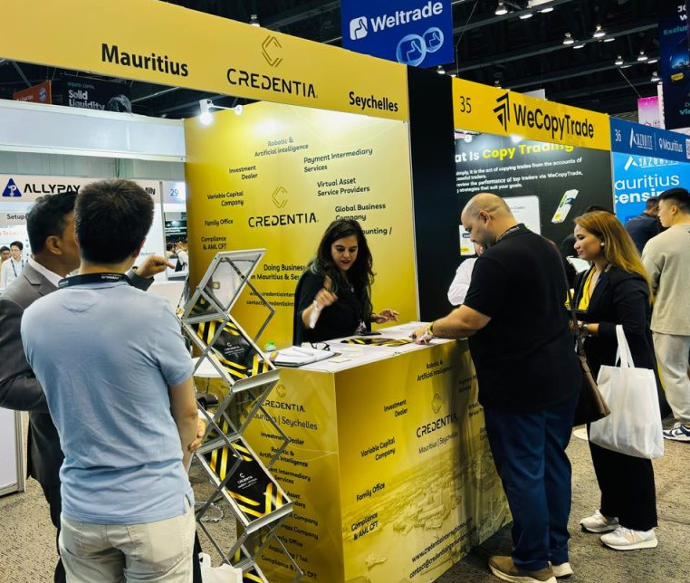 2026年香港亚洲金融科技博览会iFX EXPO Asia展馆现场，专业观众参观实况