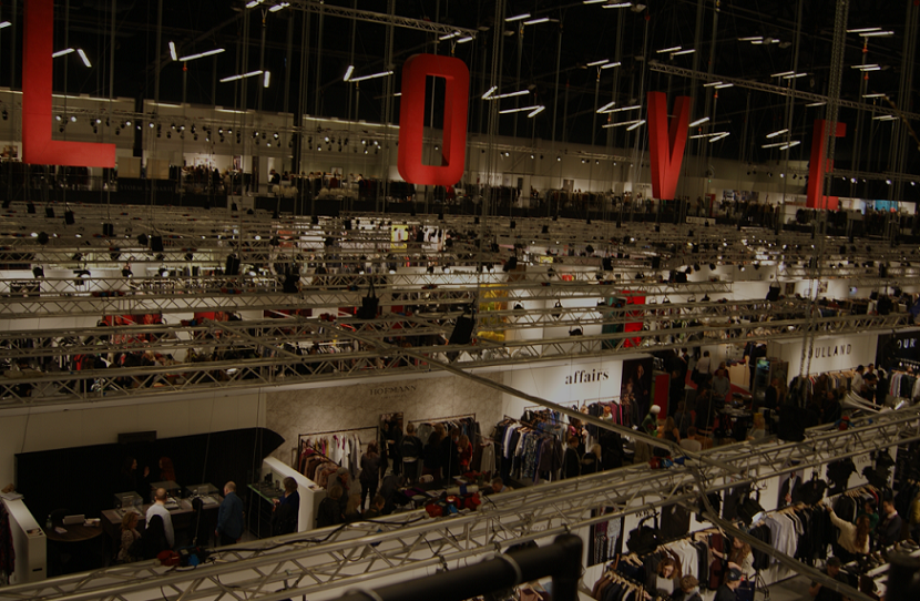 2026年西班牙国际纺织面料、家纺、服装展览会TEXTILEXPO SPAIN       展馆现场，专业观众参观实况