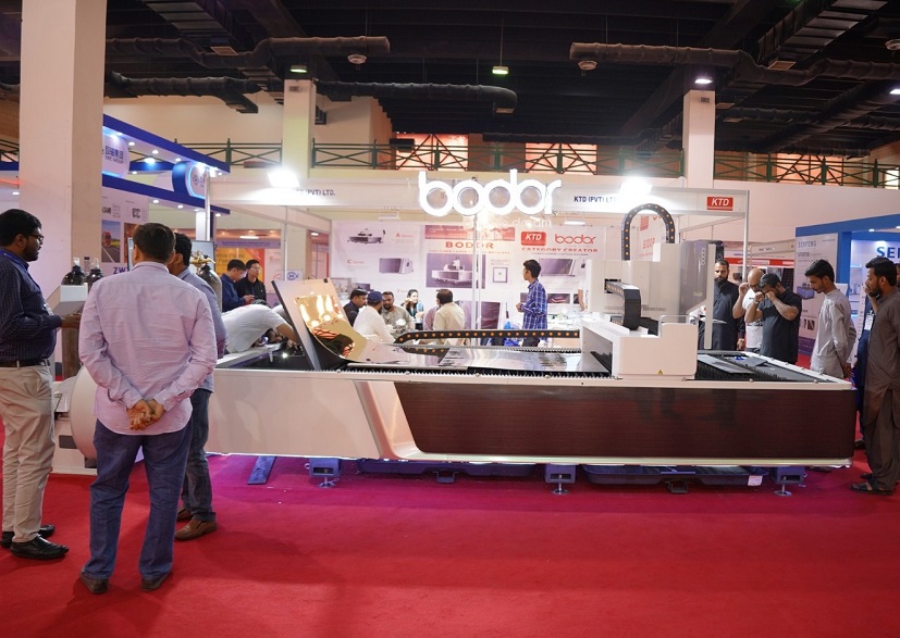 2026年巴基斯坦太阳能光伏展览会SOLAR PAKISTAN展馆现场,专业观众参观实况