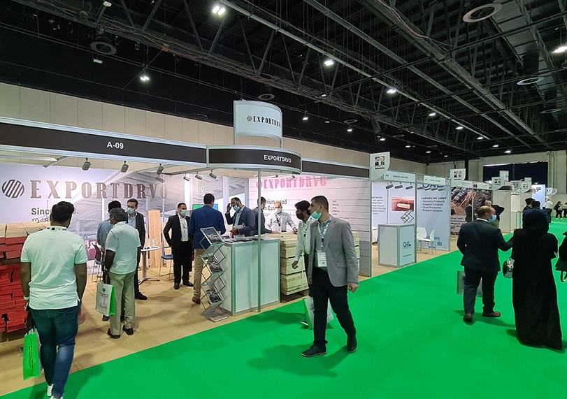 2027年中东迪拜木工机械及家具配件展览会Dubai Wood Show参展商与海外采购商展台洽谈现场