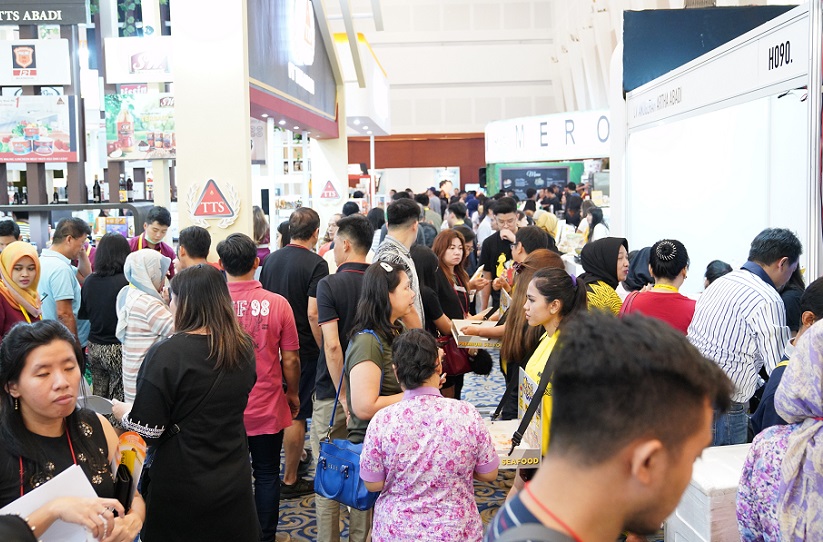 2026年印尼雅加达纸业及生活用纸展览会WORLD OF PAPER & TISSUE INDONESIA参展商与海外采购商展台洽谈现场