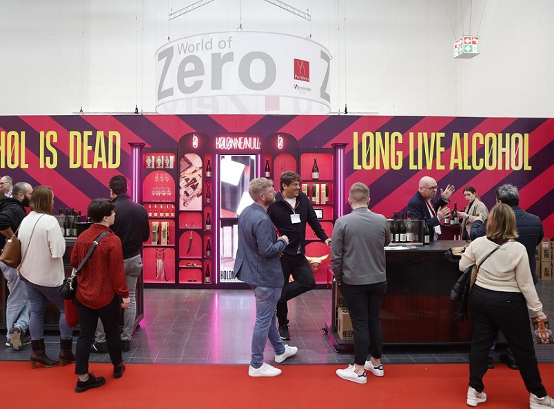 2027年日本世界食品健康展览会Anuga Select Japan参展商与海外采购商展台洽谈现场