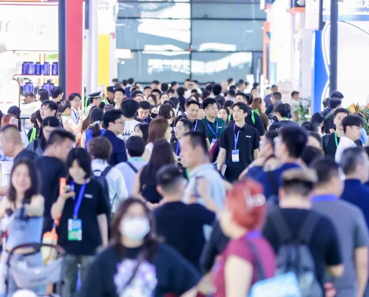 2027年上海宠甄选特展暨首届宠物主理人大会PFA Boutique展馆内部展台环境实拍