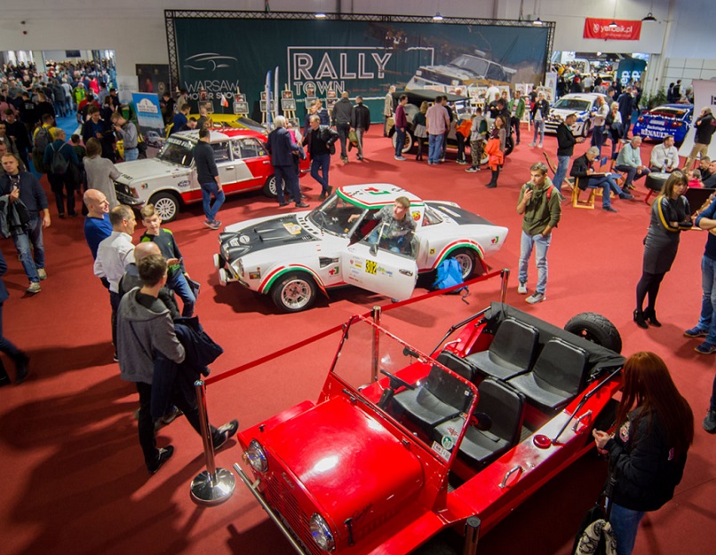 2026年波兰国际汽车展览会Warsaw Motor Show参展商与海外采购商展台洽谈现场