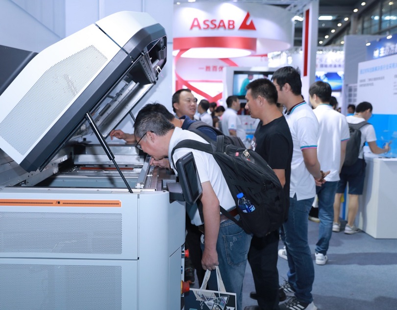 2026年深圳华南3D打印、增材制造展览会TCT Shenzhen参展商与海外采购商展台洽谈现场