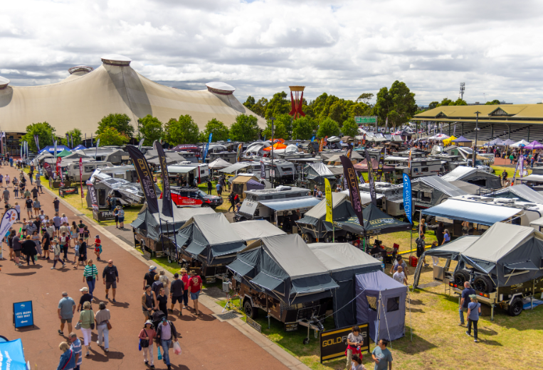 2027年澳洲澳大利亚悉尼房车、户外露营用品展览会Sydney  SUPERSHOW展馆现场，专业观众参观实况