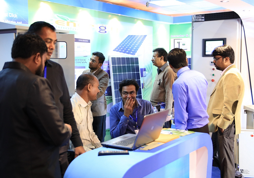 2026年巴基斯坦太阳能光伏展览会SOLAR PAKISTAN参展商与海外采购商展台洽谈现场