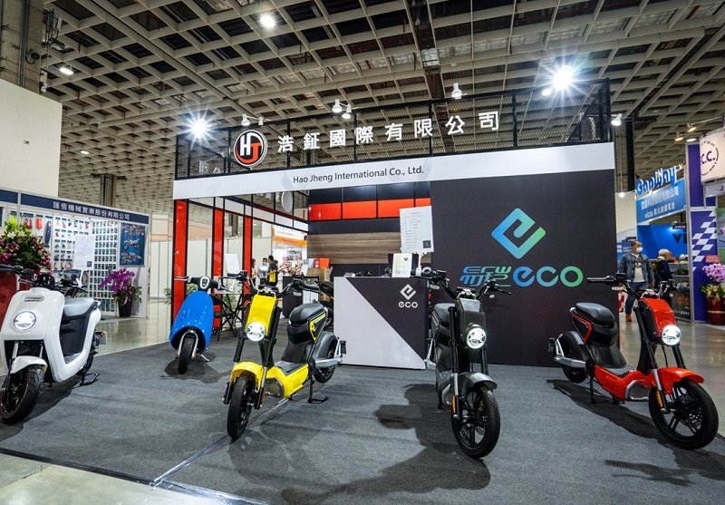 2027年台湾台北摩托车展览会Motorcycle Taiwan参展商与海外采购商展台洽谈现场