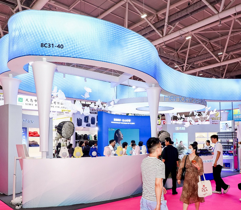 2026年深圳跨境出海博览会GGE参展商与海外采购商展台洽谈现场