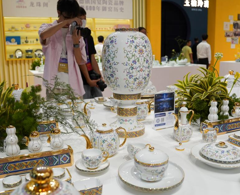 2026年中国景德镇国际陶瓷博览会CJICE展会现场产品演示与行业交流活动