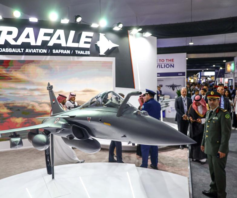2028年埃及阿拉曼国际航展El Alamein International Airshow参展商与海外采购商展台洽谈现场